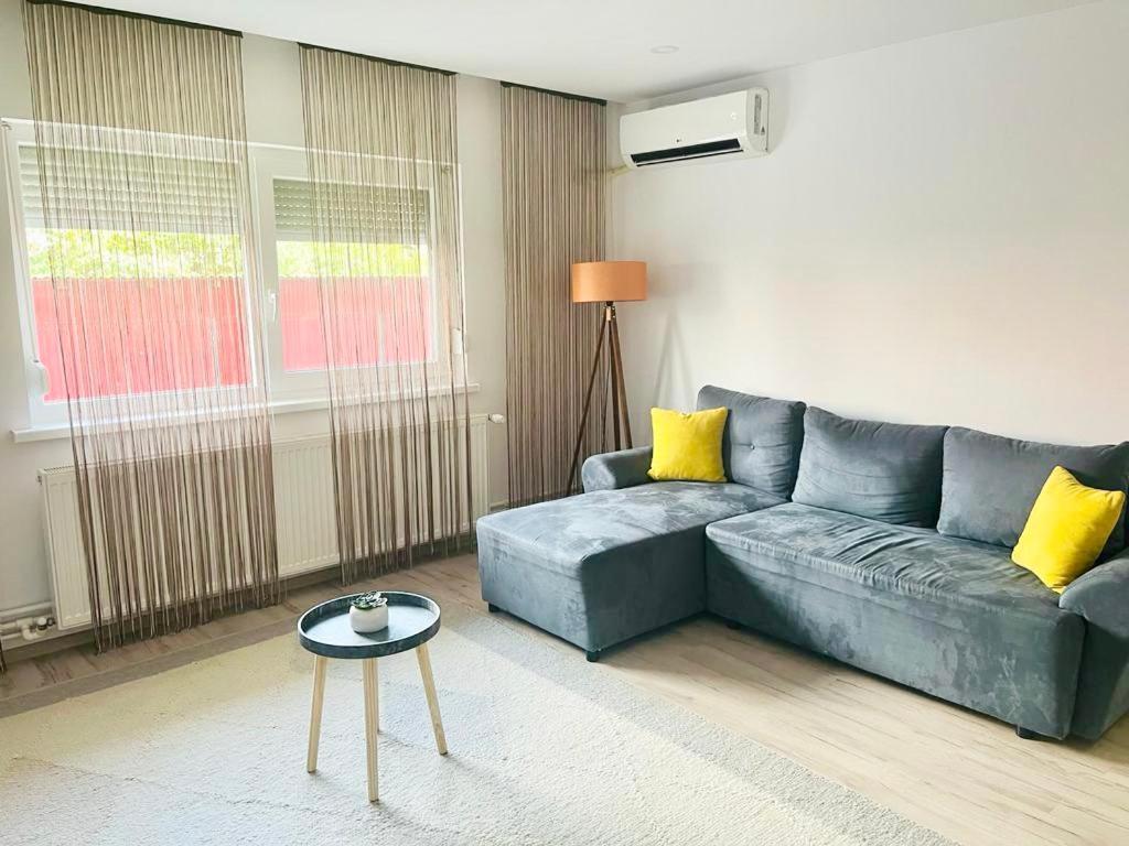 Comfy Apartment - Free Private Parking,Ac,Wi-Fi Carei Exterior photo